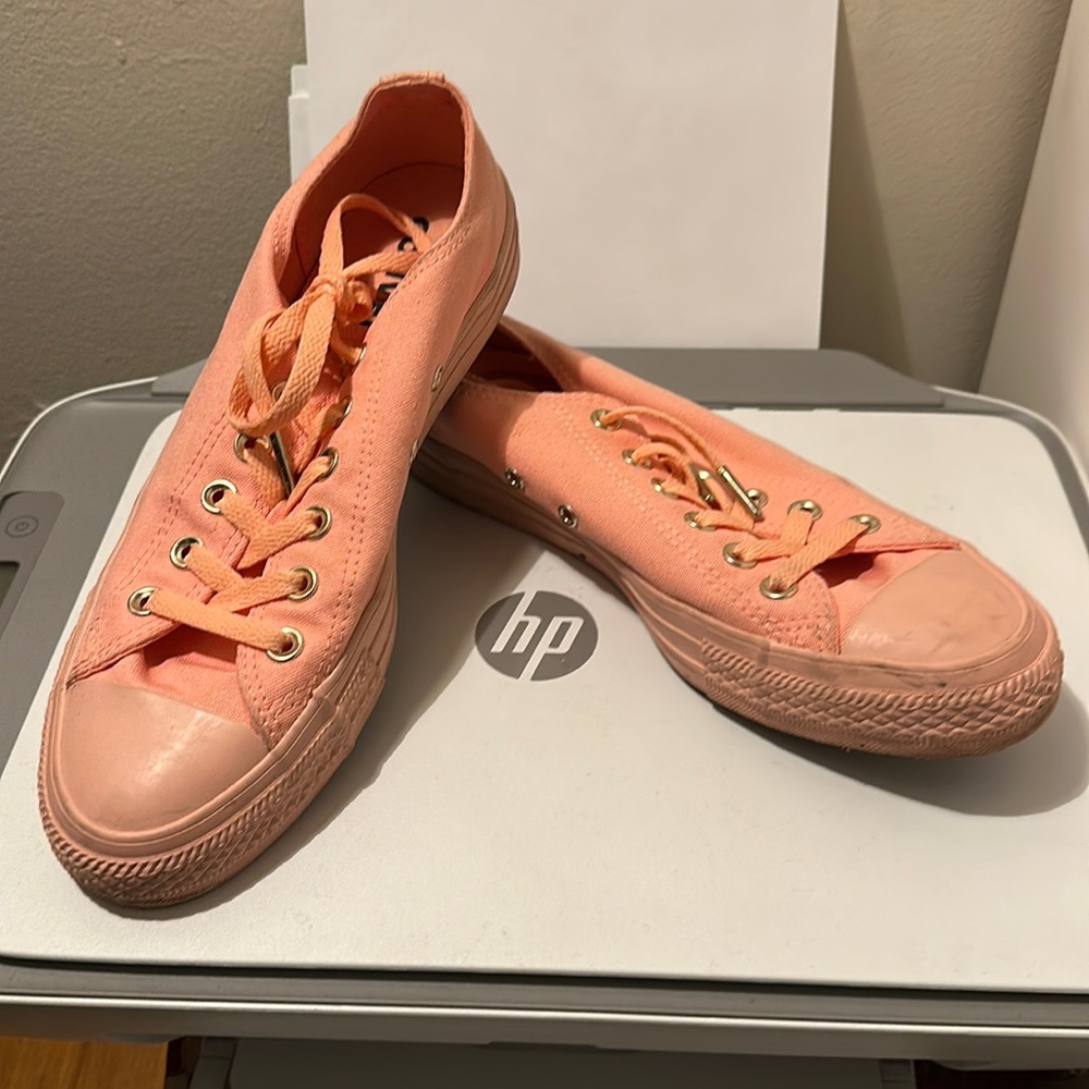Salmon Converse, Women’s Size 9